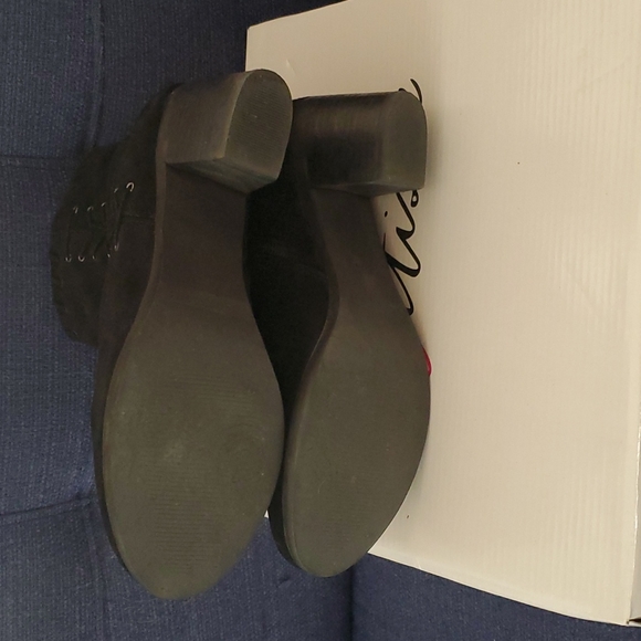 Booties - Picture 5 of 5